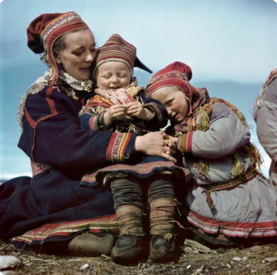 6._capa_lapp_family_norway_small.jpg
